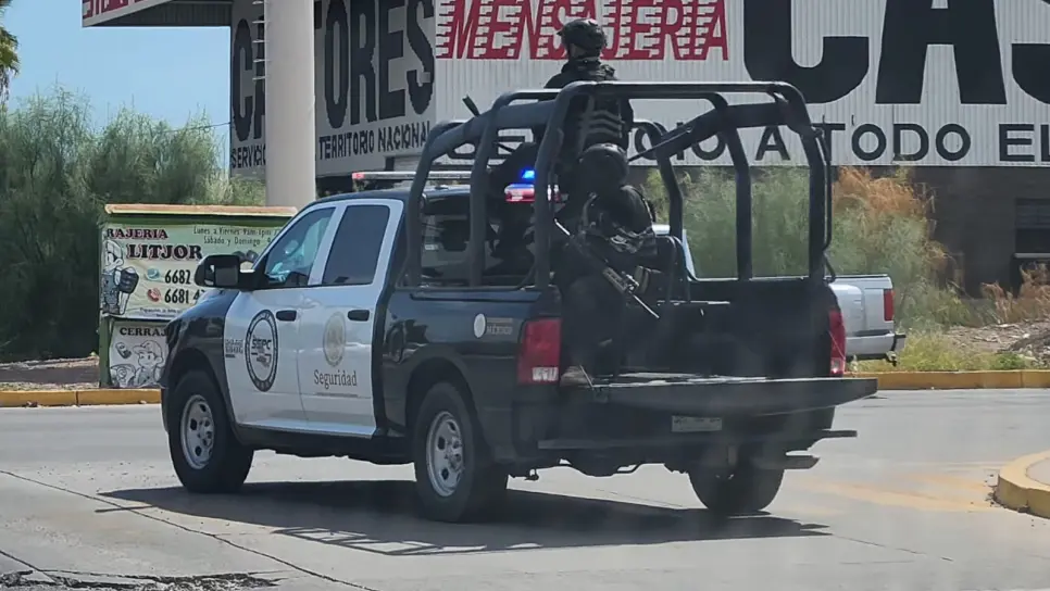 Los Harfuch llegan a Los Mochis en convoy y recorren la ciudad