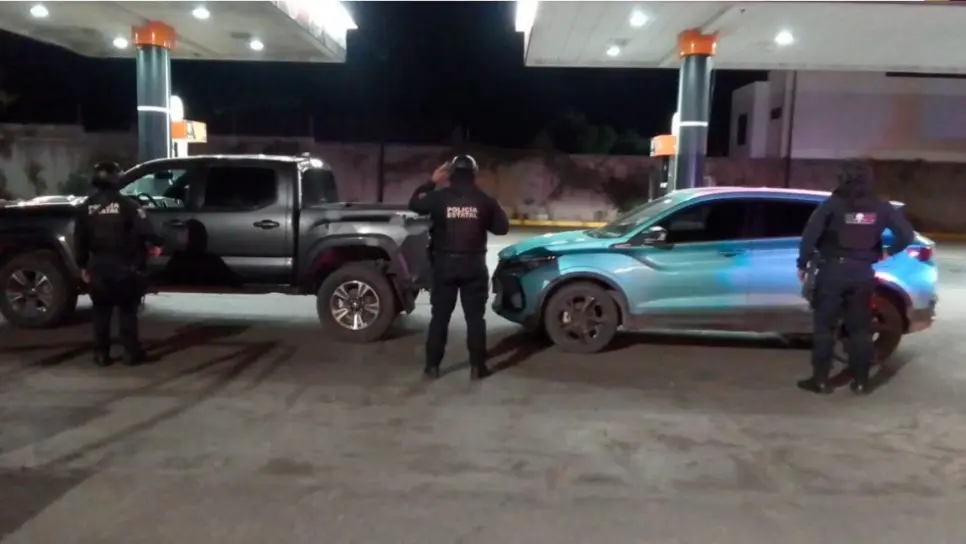 Recuperan dos camionetas con reporte de robo abandonadas sobre La Costerita en Culiacán
