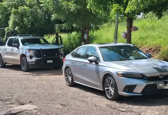 Guardia Nacional asegura vehículo robado en el fraccionamiento Lomas del Sol, en Culiacán