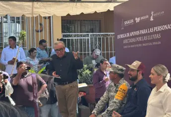Gobierno Estatal entrega apoyos a 179 familias afectadas por lluvias en Mazatlán