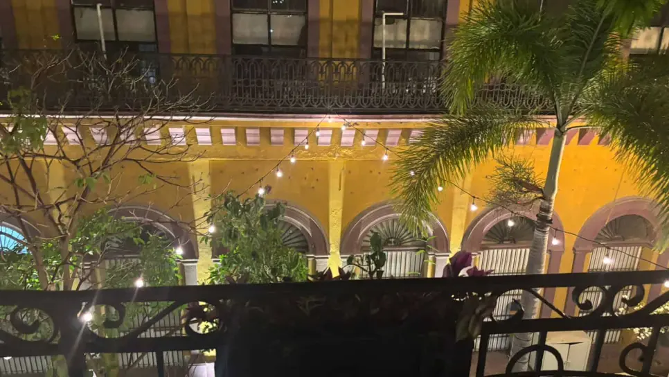 Centro Histórico de Mazatlán; un sitio ideal para visitar en una noche lluviosa | VIDEO