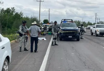 Abuelito muere por la carrtera México 15 en Guamúchil; al parecer sufrió un infarto