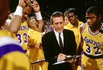Lakers anuncian estatua para Pat Riley, icónico entrenador del Showtime