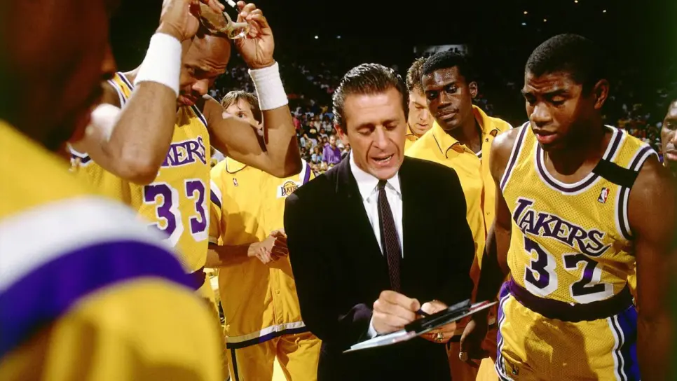 Lakers anuncian estatua para Pat Riley, icónico entrenador del Showtime Lakers anuncian estatua para Pat Riley, icónico entrenador del Showtime