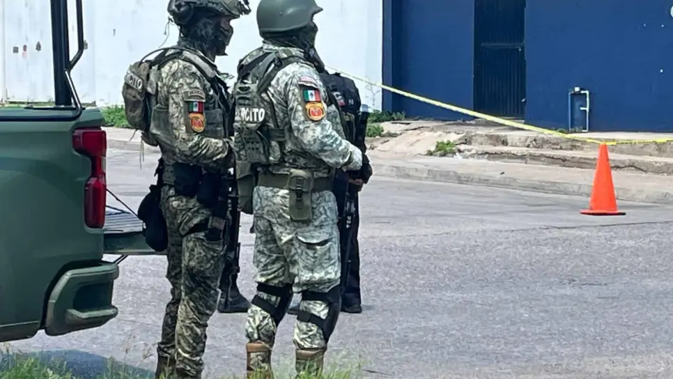 Militares cortan cartucho tras disparo en la Guadalupe Victoria de Culiacán