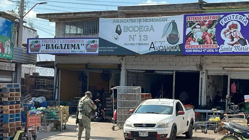 Balean a dos empleados durante intento de asalto en una bodega de aguacates en Culiacán Balean a dos empleados durante intento de asalto en una bodega de aguacates en Culiacán