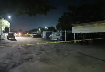 Asesinan a una persona en el estacionamiento de una tienda departamental en Aguaruto