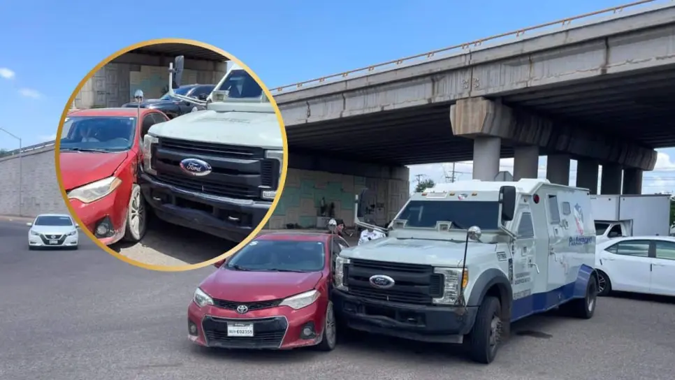 Camión de valores se pasa un alto y provoca accidente en Los Mochis Camión de valores se pasa un alto y provoca accidente en Los Mochis