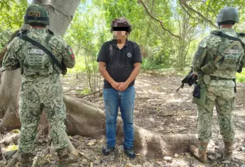 Elementos del Ejército detienen a civil y aseguran 2 vehículos en La Cruz de Elota