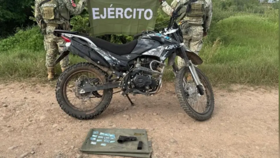 Aseguran arma, municiones y presunta metanfetamina en el poblado El bolsón, Navolato