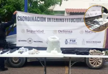 Aseguran un vehículo, rifles, pistolas y cargadores en Navolato