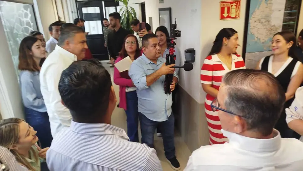 Regidores de Morena insisten en sesionar de manera extraordinaria, alegan tener mayoría Regidores de Morena insisten en sesionar de manera extraordinaria, alegan tener mayoría