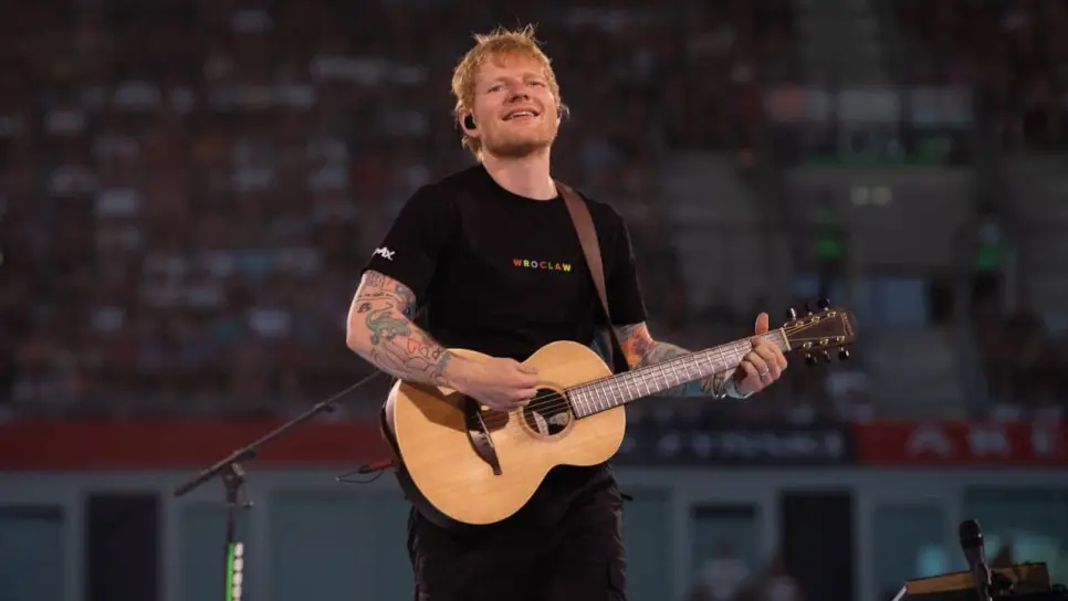 Ed Sheeran estrena versión acústica de "A Little More" grabado en la CDMX Ed Sheeran estrena versión acústica de "A Little More" grabado en la CDMX