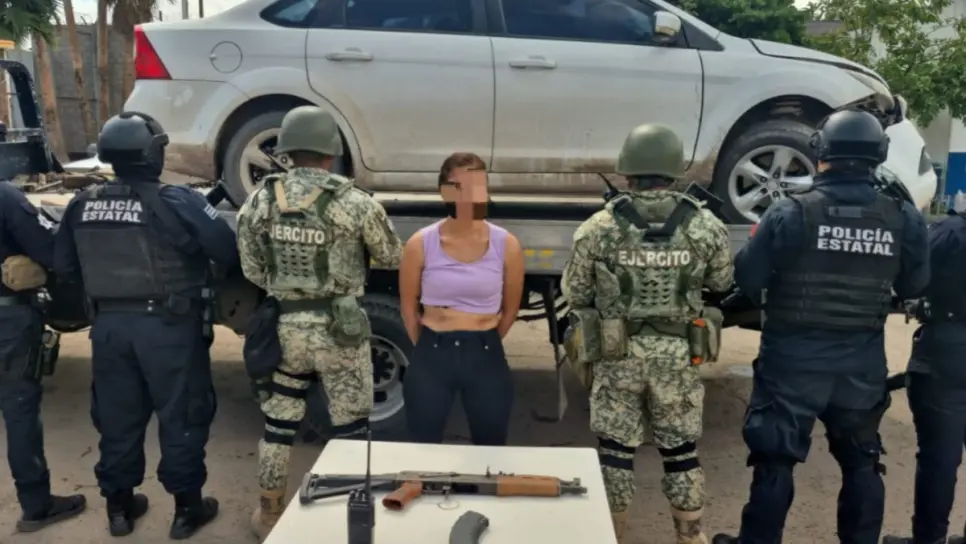Un hombre y una mujer armados son detenidos por autoridades de Navolato