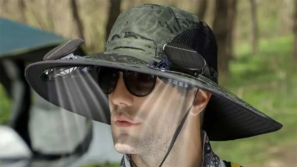 Sombrero con abanicos integrados, esta es la promoción del accesorio perfecto para el calor