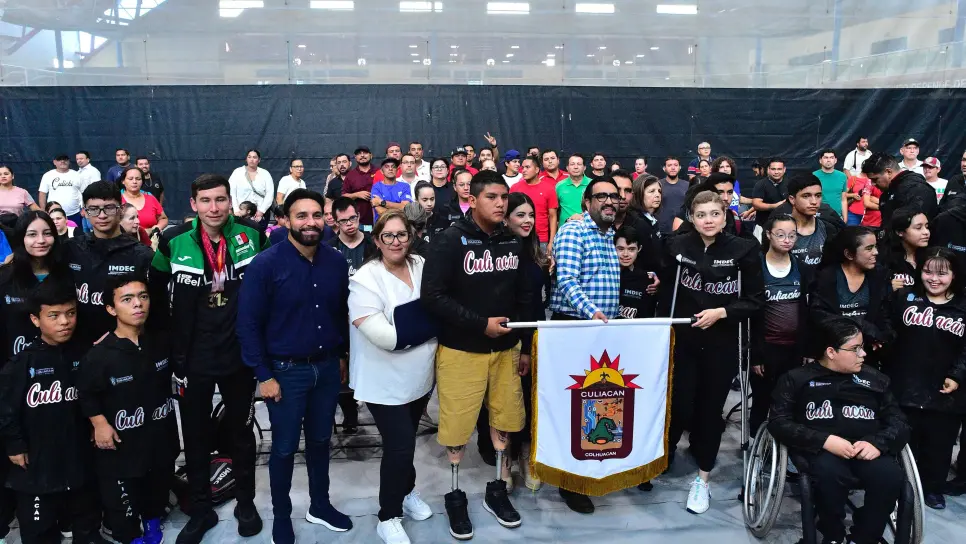 Juan de Dios Gámez y Julio Cascajares abanderan a Delegación Culiacán rumbo a Paralimpiada Nacional Juan de Dios Gámez y Julio Cascajares abanderan a Delegación Culiacán rumbo a Paralimpiada Nacional