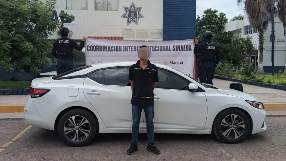 Recuperan tres vehículos robados y detienen a un hombre que conducía uno de ellos en Culiacán