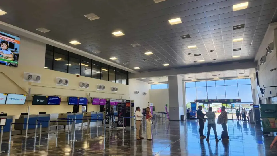 Falta de bancas en el aeropuerto de Los Mochis es por seguridad, afirma GAP Falta de bancas en el aeropuerto de Los Mochis es por seguridad, afirma GAP