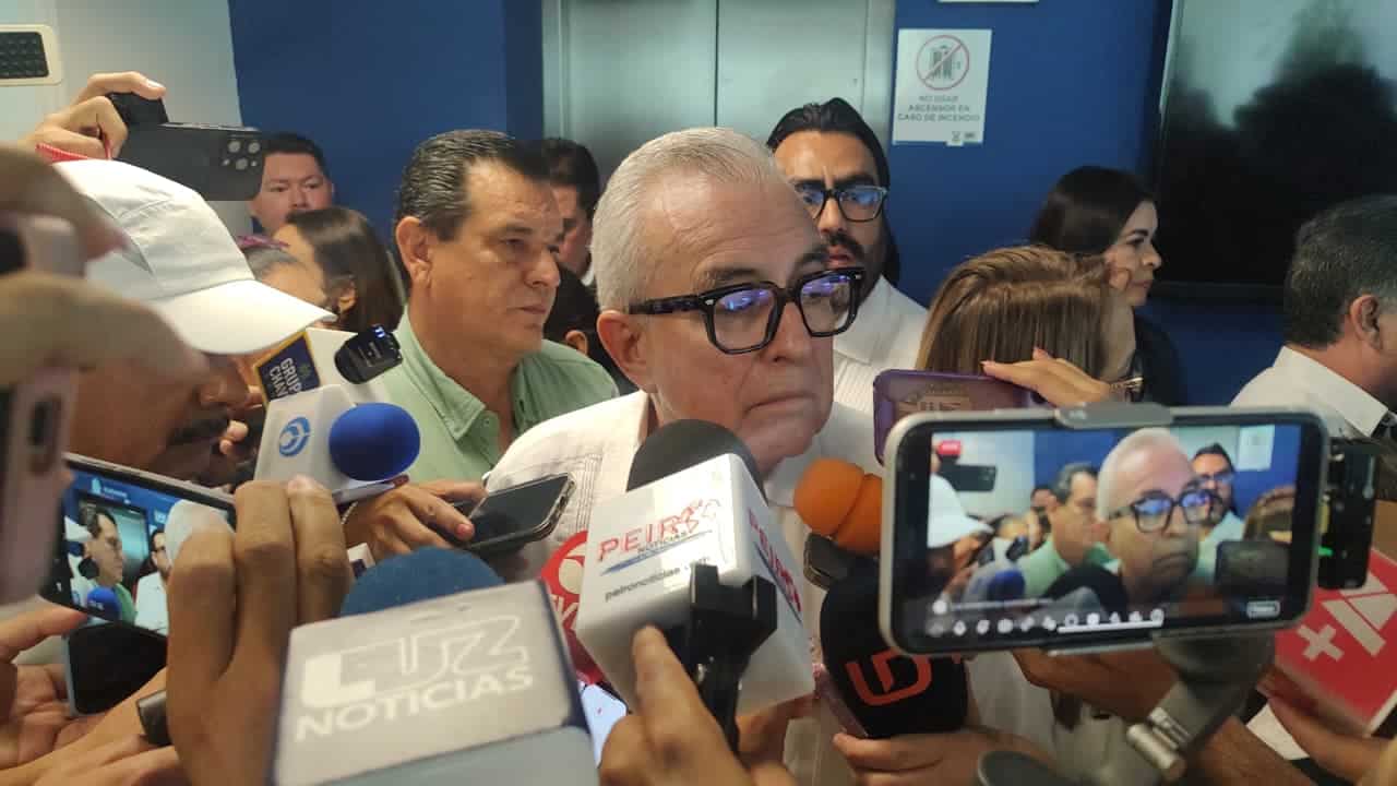 Rocha Moya llama a regidores de Ahome a que trabajen para el municipio y no para nadie más