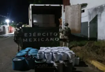 Aseguran dos vehículos, un arma larga, ponchallantas y sustancias en Navolato