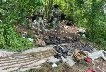 Armados agreden a militares en El Rosario; hieren y detienen a dos