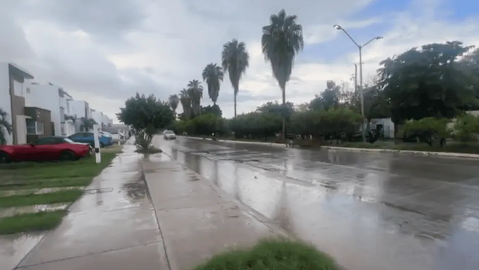 Llueve en Los Mochis con vientos moderados