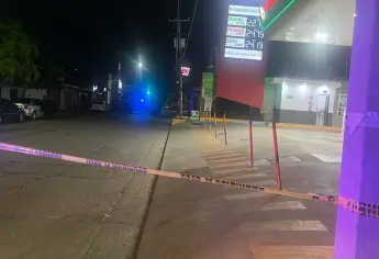 Asesinan a balazos a un menor de edad en una gasolinera de la colonia Los Pinos, en Culiacán