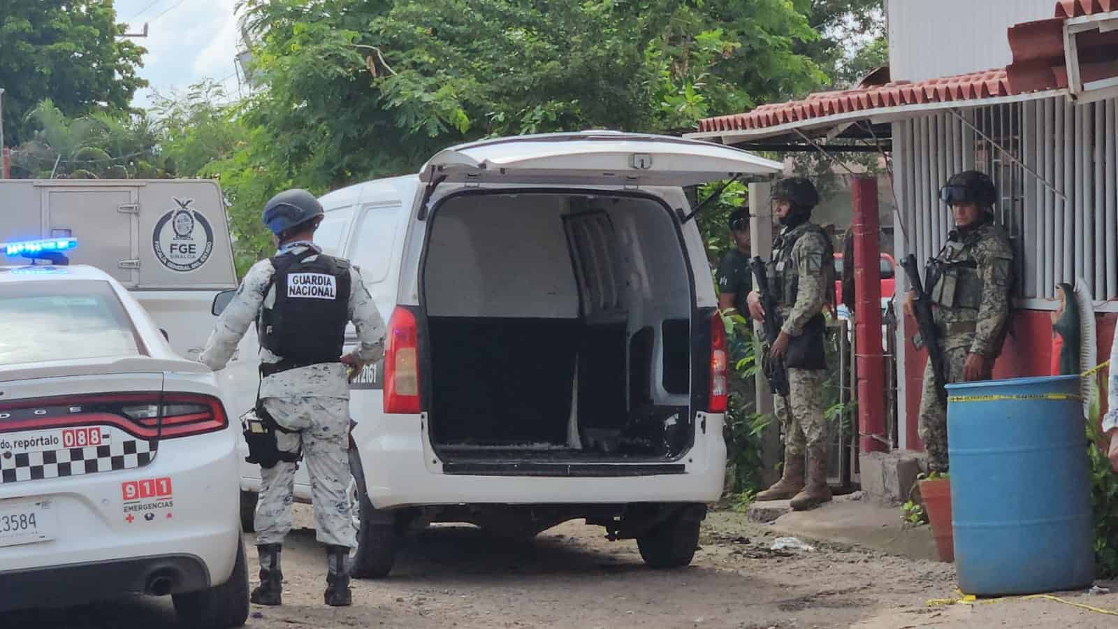 Localizan a un ejecutado al interior de un puesto de comida en  autopista Benito Juárez en Culiacán