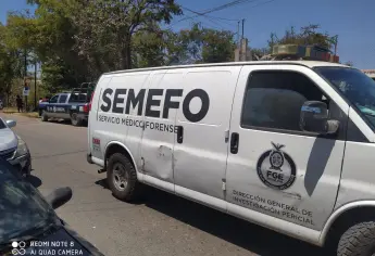 Hombre muere al quedar atrapado en las puntas de un barandal de acero en un domicilio en Navolato