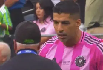 Luis Suárez lanza escupitajo a su rival tras perder la final de la Leagues Cup