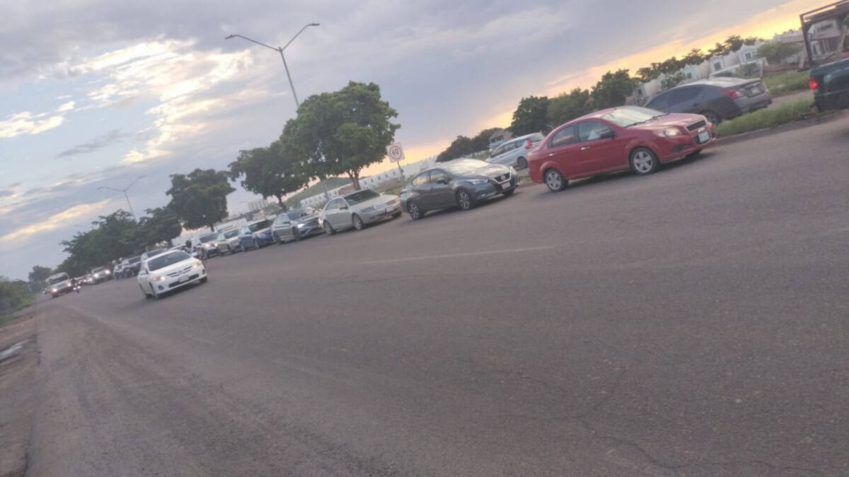Regreso a clases colapsa el tráfico en Los Mochis Regreso a clases colapsa el tráfico en Los Mochis
