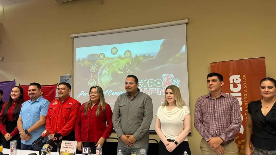 Héctor Limón y Su Majestad La Brissa en Expo Safinsa 2025 Héctor Limón y Su Majestad La Brissa en Expo Safinsa 2025