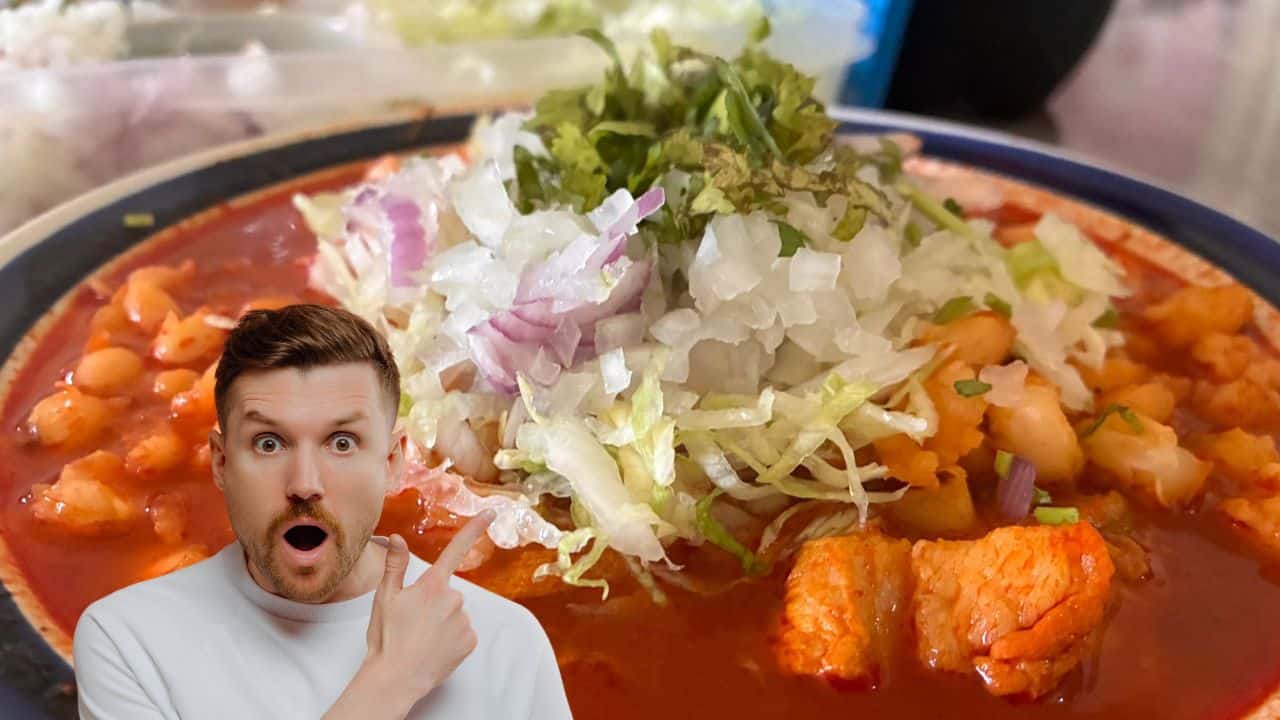 Pozole y otros platillos mexicanos que no debes comer antes de dormir