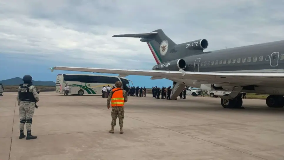 Trasladan a 80 reos del Cefereso No. 8 de Guasave a penal de Veracruz