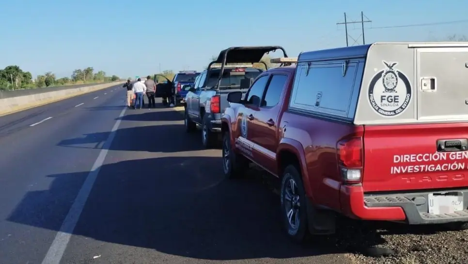 Jinete muere atropellado junto a su caballo en la carretera México 15, al sur de Guasave Jinete muere atropellado junto a su caballo en la carretera México 15, al sur de Guasave