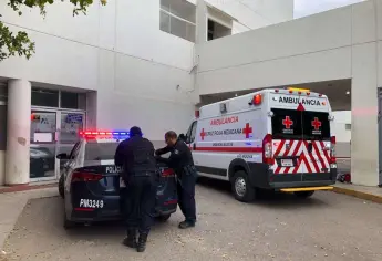 Joven y bebé de 5 meses resultan lesionados tras caer de una cuatrimoto en El Colorado, Ahome
