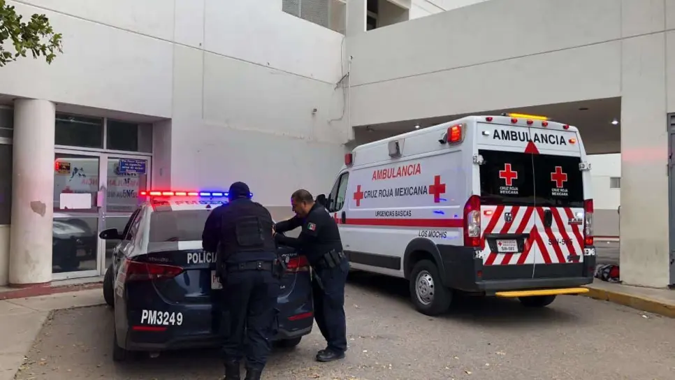 Joven y bebé de 5 meses resultan lesionados tras caer de una cuatrimoto en El Colorado, Ahome Joven y bebé de 5 meses resultan lesionados tras caer de una cuatrimoto en El Colorado, Ahome