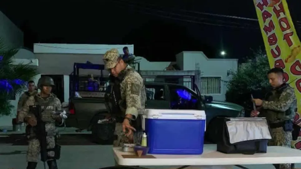 Somos más los buenos: se solidarizan con militares y les regalan hotdogs en Barrancos, Culiacán