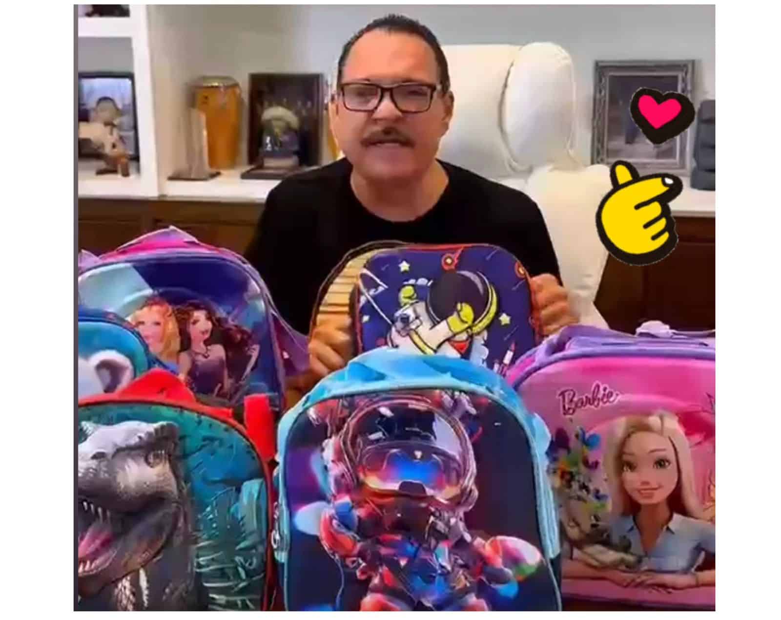 Julio Preciado regala mochilas a niños de Mazatlán para este regreso a clases Julio Preciado regala mochilas a niños de Mazatlán para este regreso a clases