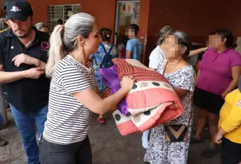 DIF Ahome brinda apoyos a familias afectadas por las inundaciones en Higuera de Zaragoza