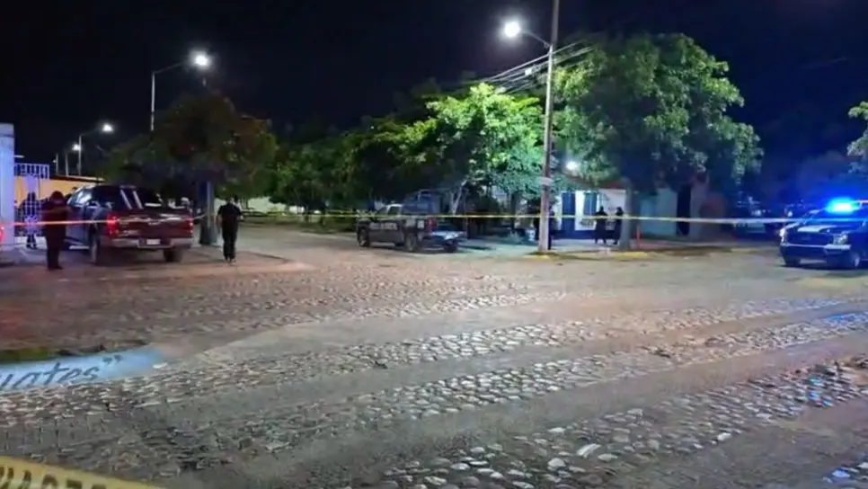 Con artefacto explosivo atacan patrulla de la Policía Municipal en Mazatlán; es la segunda en una semana Con artefacto explosivo atacan patrulla de la Policía Municipal en Mazatlán; es la segunda en una semana