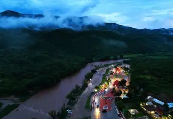 Río crecido en Choix ofrece un espectáculo natural único en El Vado ¡Y dicen que Choix no existe!