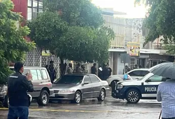 Detienen a cinco presuntos delincuentes con armas largas y equipo táctico en la colonia Miguel Alemán, Culiacán