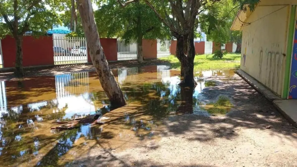 Escuelas en Ahome suspenden clases por daños tras lluvias de Lorena Escuelas en Ahome suspenden clases por daños tras lluvias de Lorena