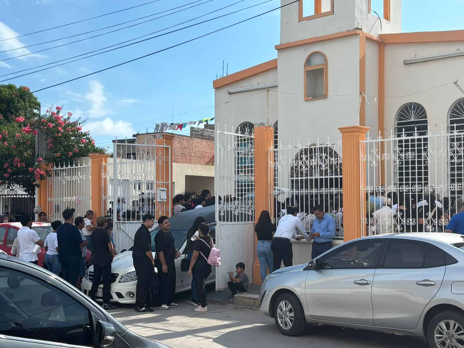 En medio del llanto y dolor despiden a Sergio, joven que asesinado en camión urbano de Mazatlán