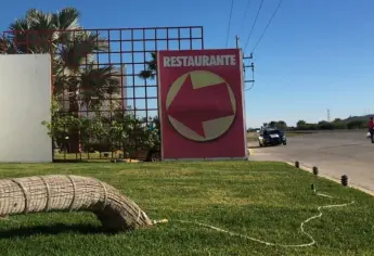 ¡De telenovela! Sacan a golpes a joven de un motel en Los Mochis y lo abandonan en una gasolinera
