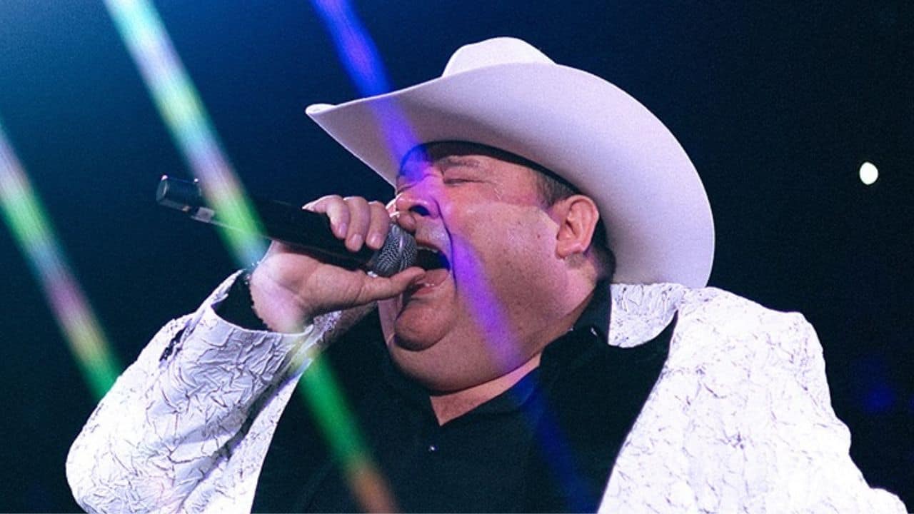 Canciones de El Coyote ideales para una borrachera de dolidos, según la Inteligencia Artificial Canciones de El Coyote ideales para una borrachera de dolidos, según la Inteligencia Artificial