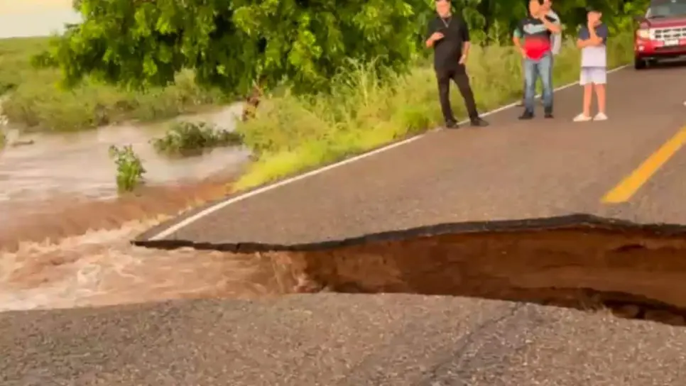Reparan la carretera Huacaporito– El Jitzámuri tras socavón generado por intensas lluvias