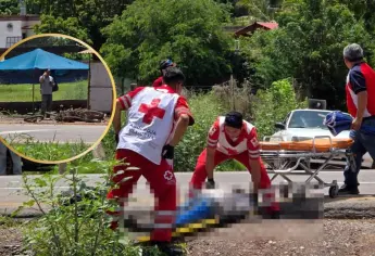Don Francisco termina grave en un hospital, fue atropellado en su moto en la México 15 en Ahome