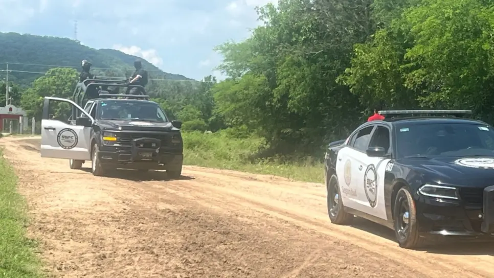 Enfrentamiento entre militares y civiles deja dos personas sin vida en Tepuche, Culiacán Enfrentamiento entre militares y civiles deja dos personas sin vida en Tepuche, Culiacán